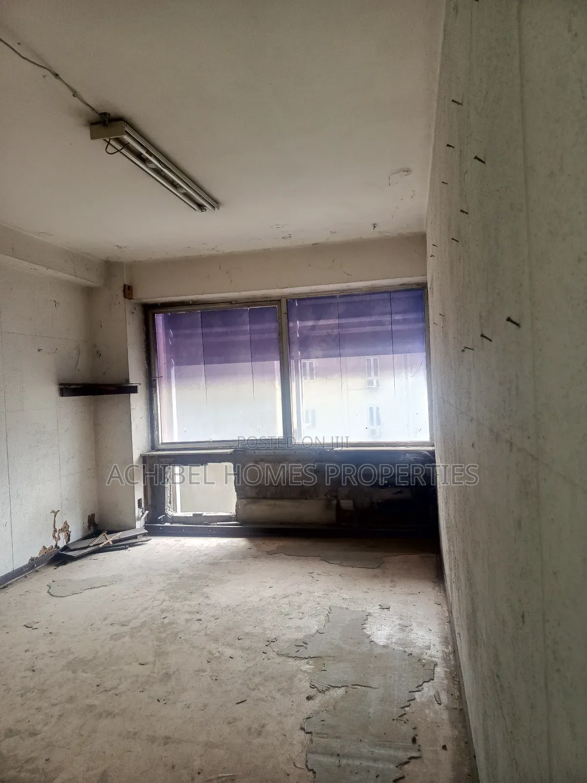 A 17 Square Meter Office Near Marina