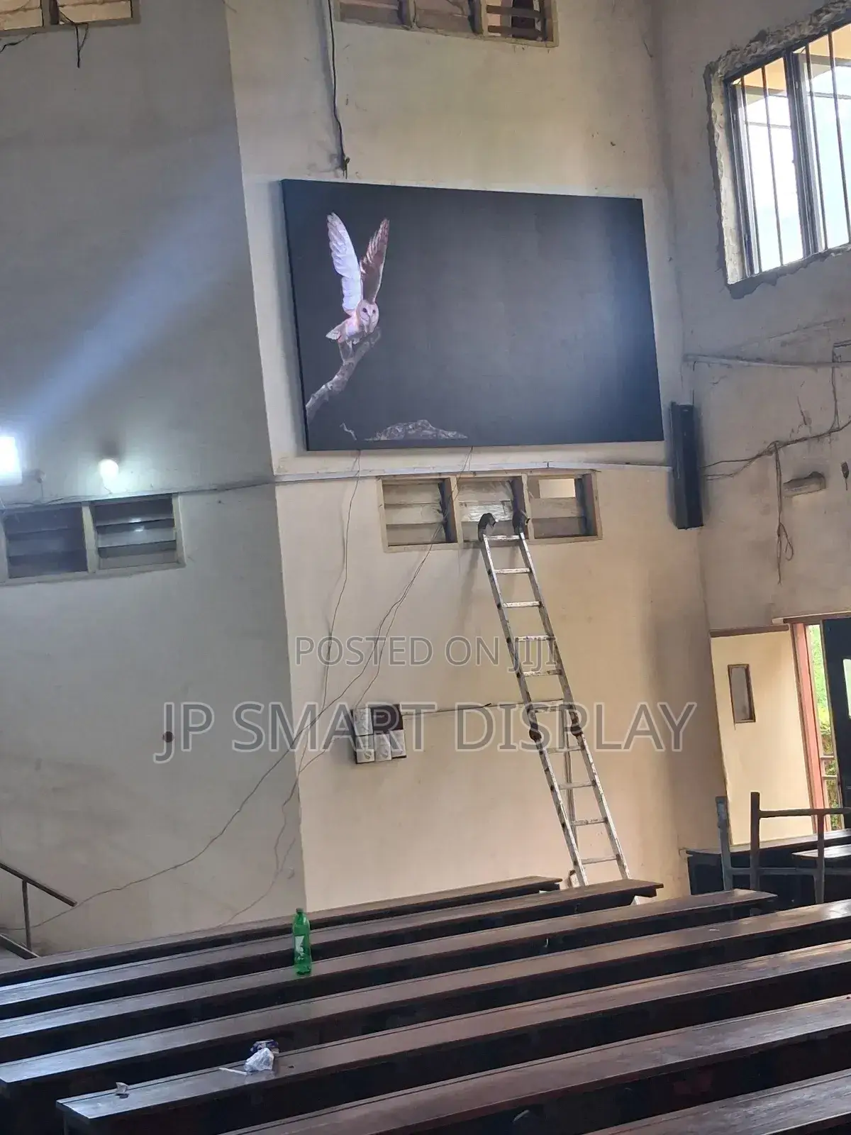 Hall Screen for University