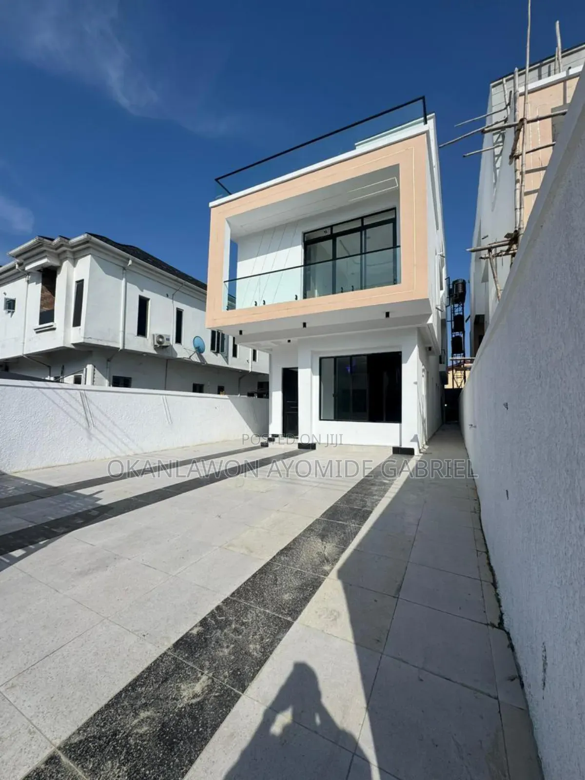 5bdrm Duplex in Ologolo for sale