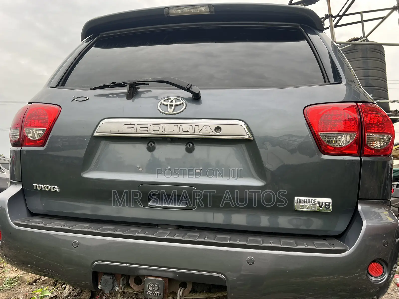 Toyota Sequoia Limited 4dr SUV (5.7L 8cyl 6A) 2010 Black