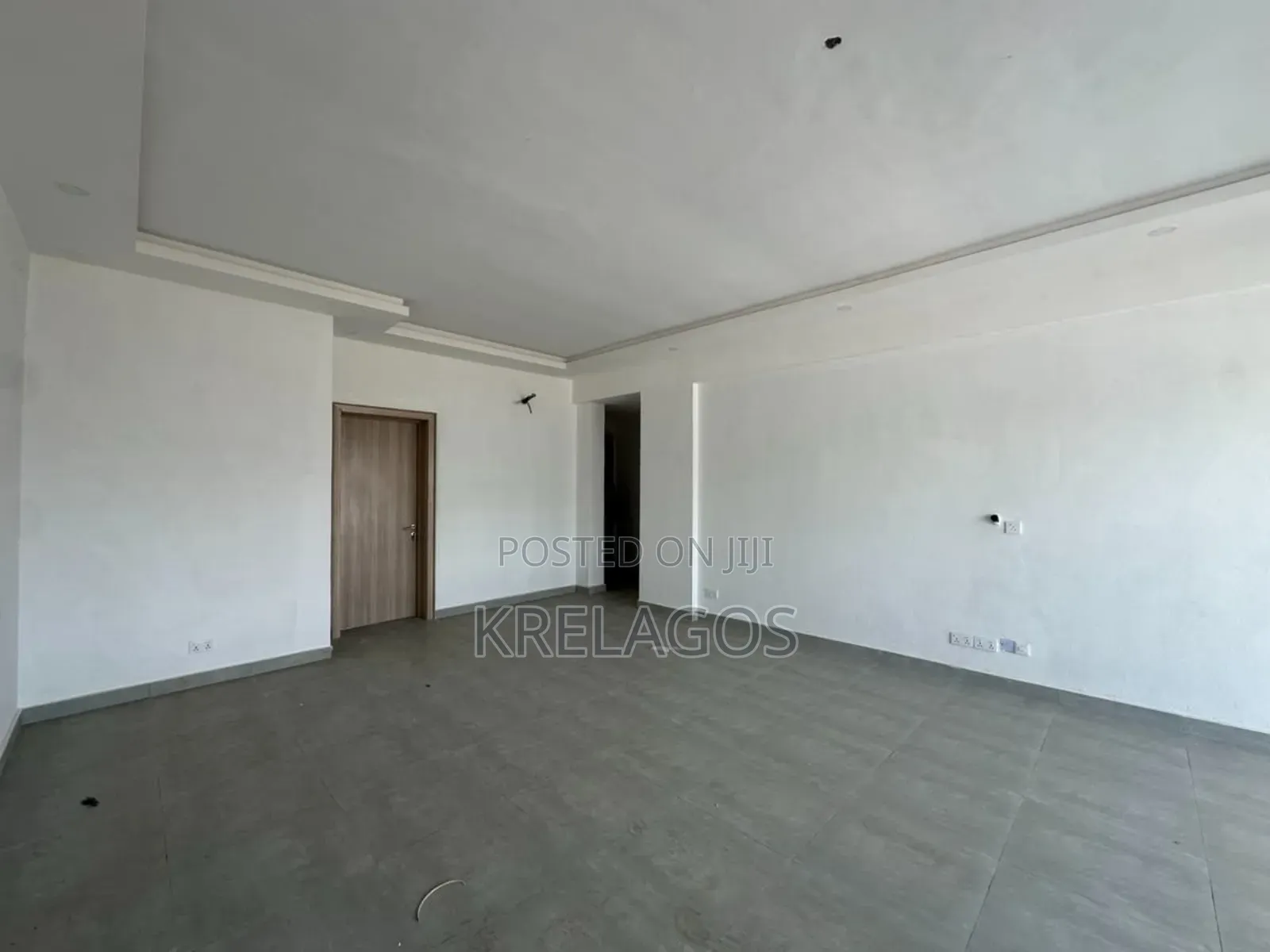 2bdrm Apartment in Lekki Phase 1 for rent