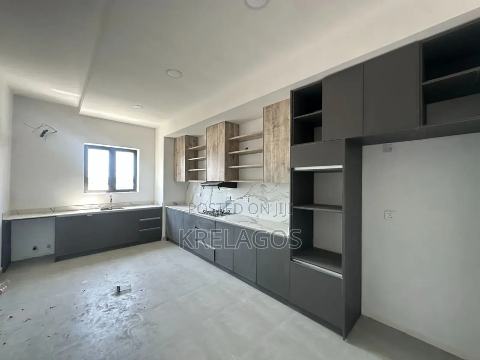 2bdrm Apartment in Lekki Phase 1 for rent