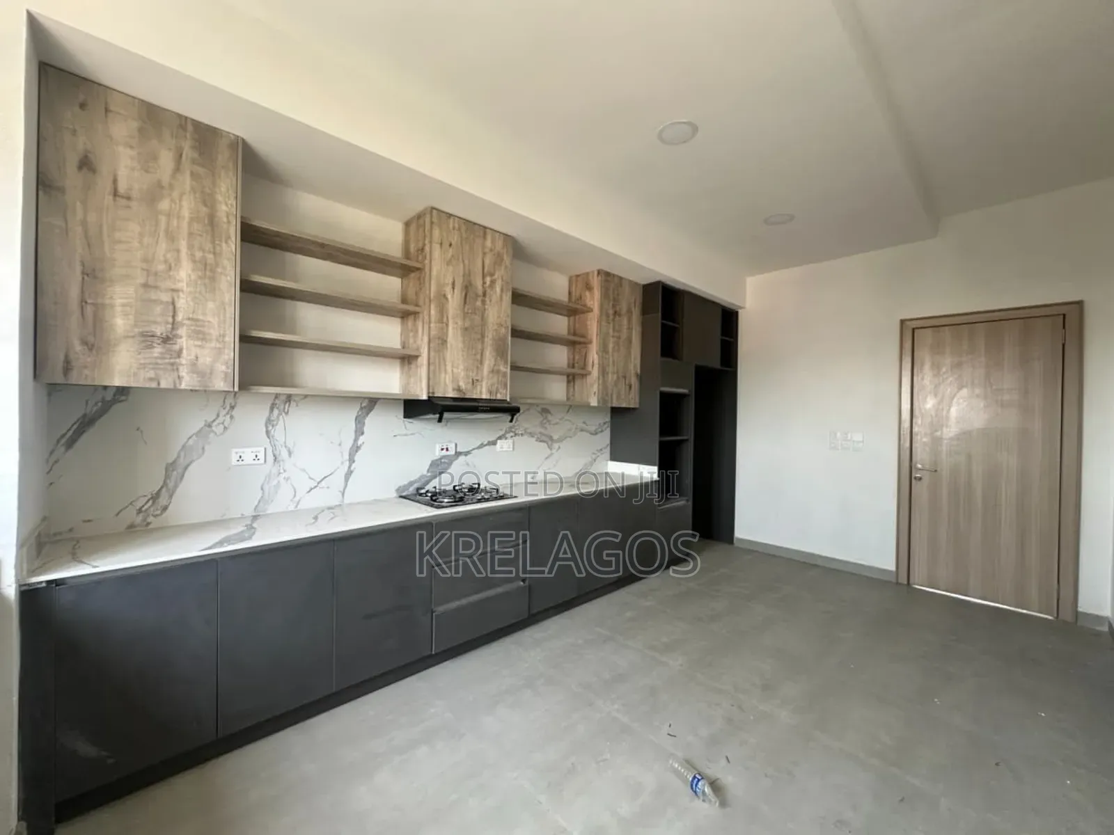 2bdrm Apartment in Lekki Phase 1 for rent