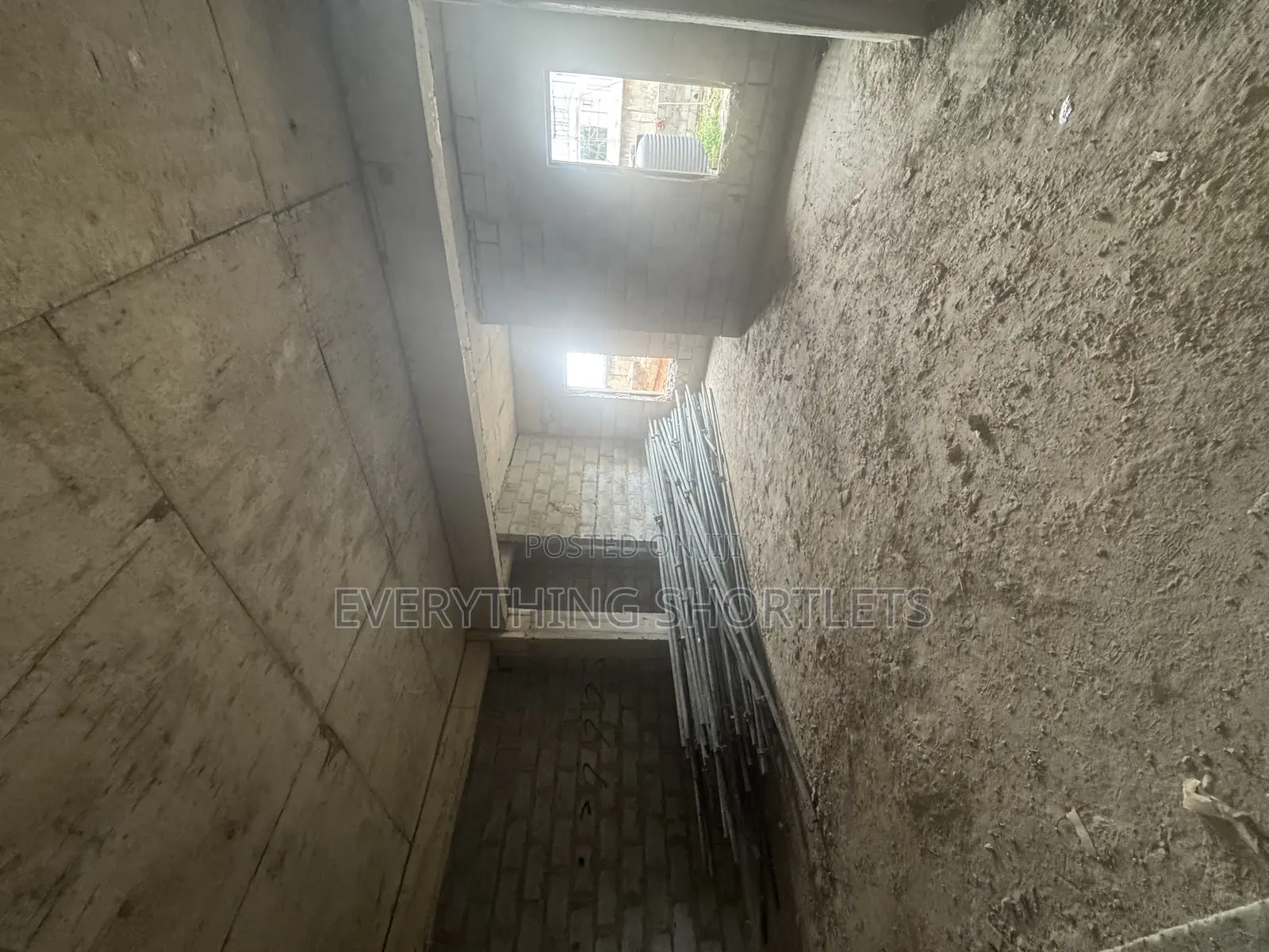 5bdrm Duplex in Kaura for sale