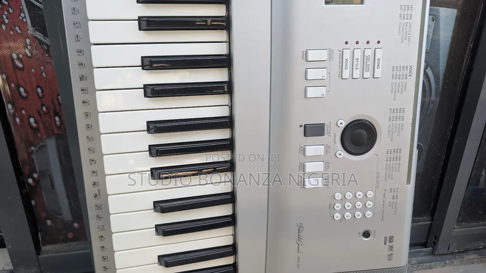 Yamaha Dgx220 Digital Keyboard/Piano