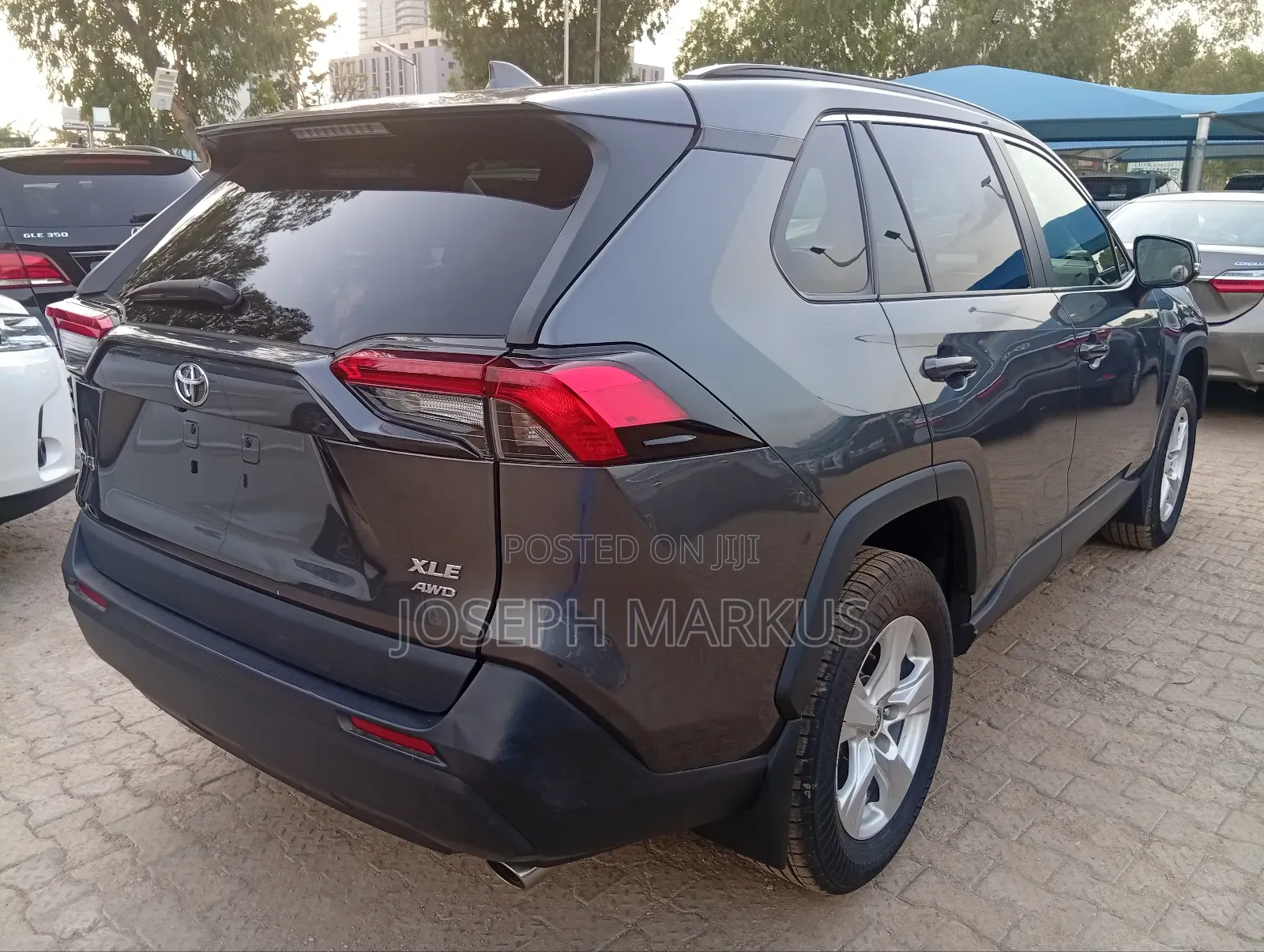Toyota RAV4 XLE 2021 Green