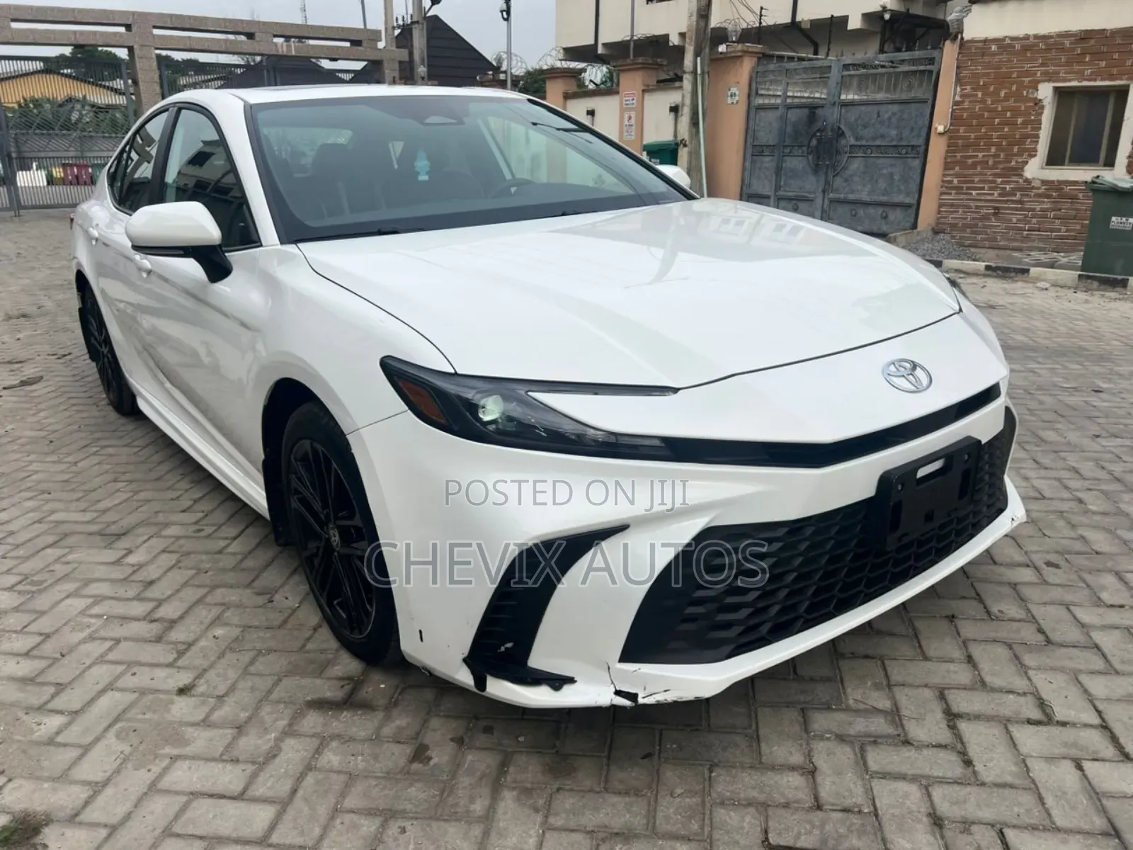 Toyota Camry SE AWD 2026 White