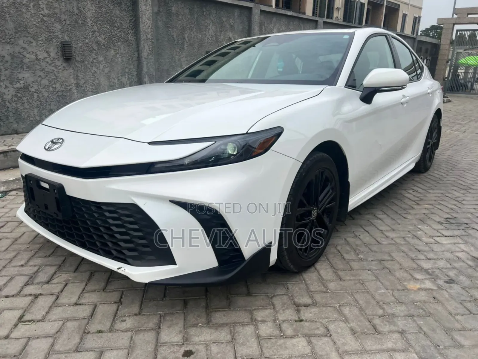 Toyota Camry SE AWD 2026 White