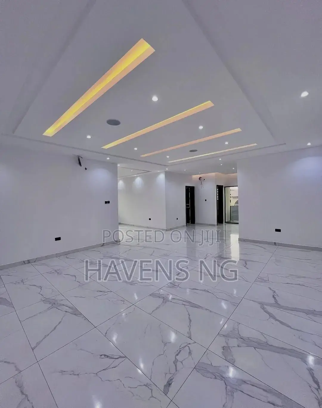3bdrm Apartment in Lekki Phase 1 for sale