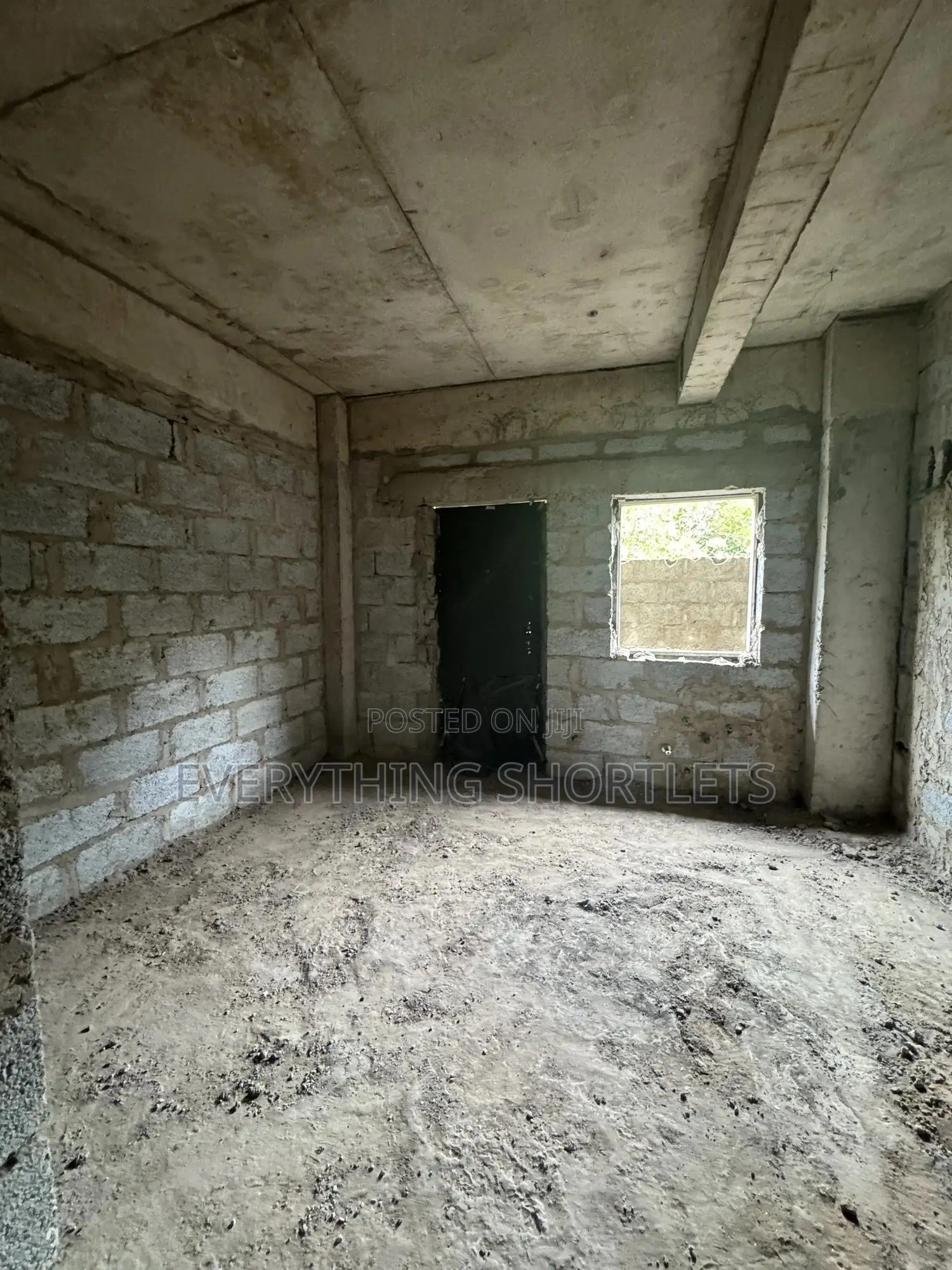 5bdrm Duplex in Kaura for sale