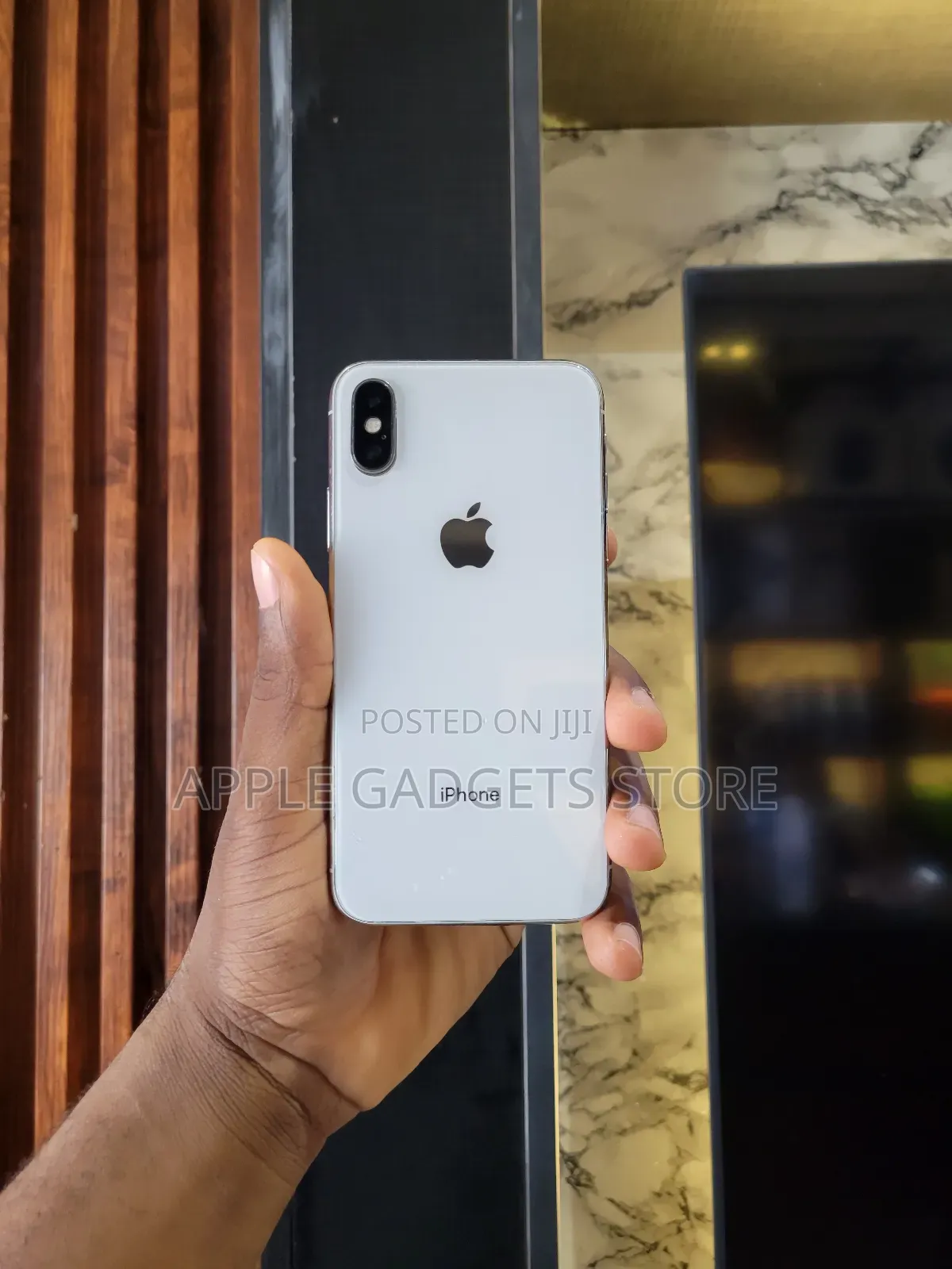 Apple iPhone X 64 GB White