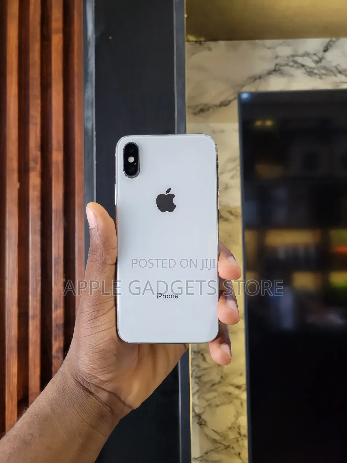 Apple iPhone X 64 GB White