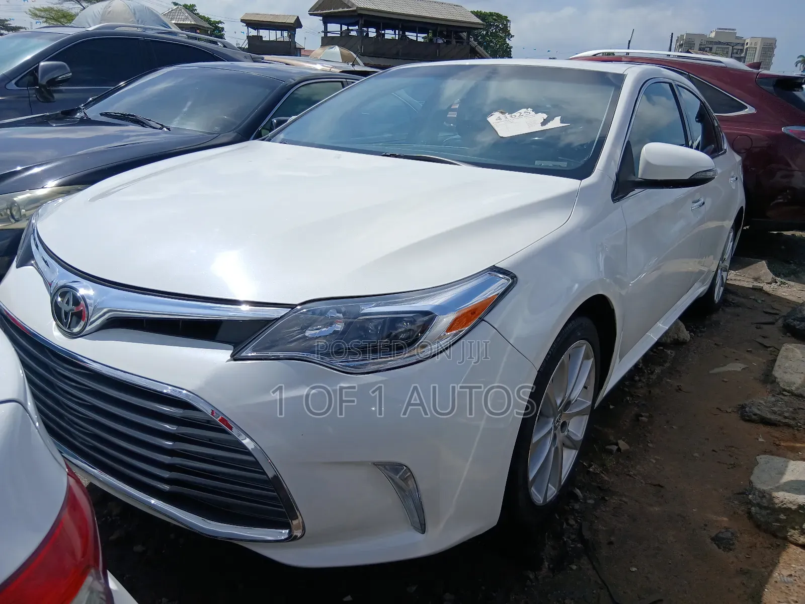 Toyota Avalon Limited 4dr Sedan (3.5L 6cyl 6A) 2014 White