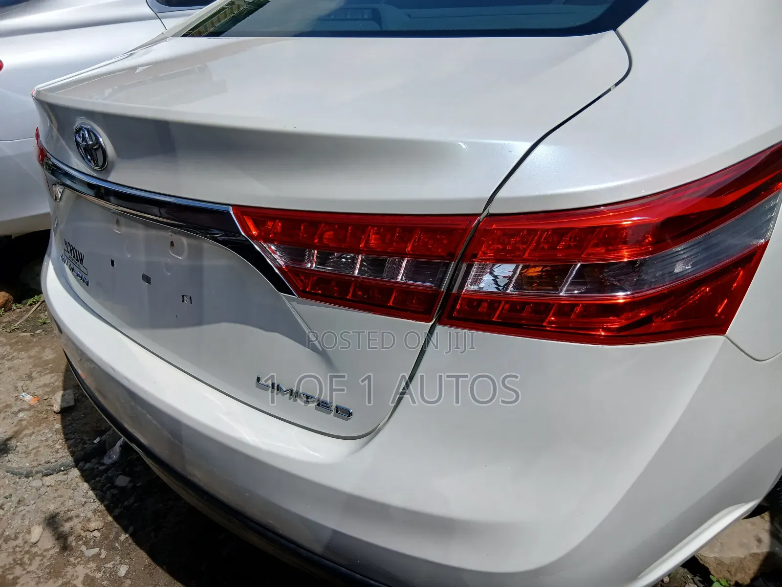 Toyota Avalon Limited 4dr Sedan (3.5L 6cyl 6A) 2014 White