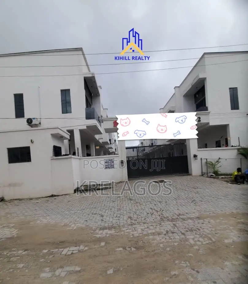 3bdrm Duplex in Ikota for sale