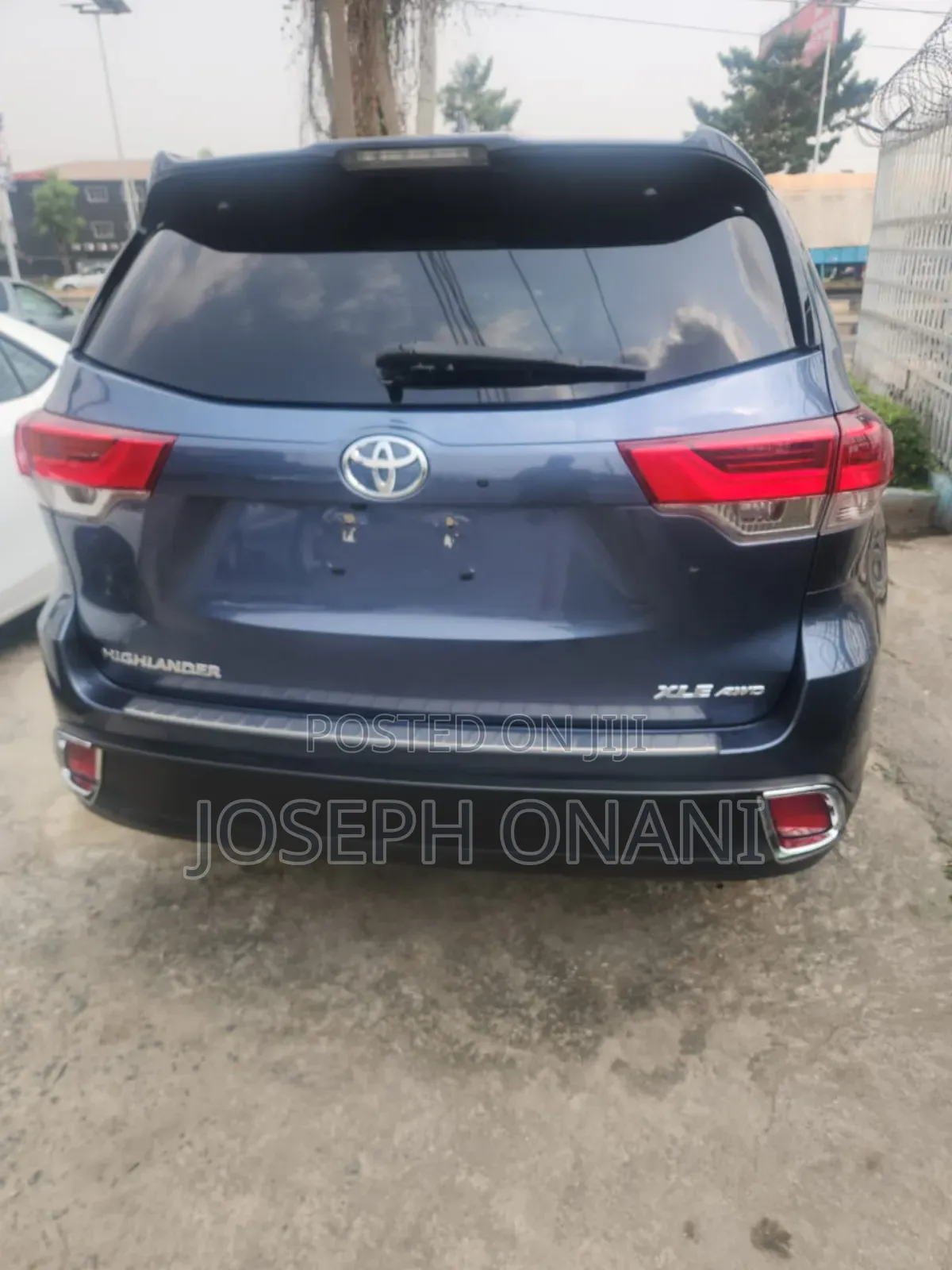 Toyota Highlander XLE 4x4 V6 (3.5L 6cyl 8A) 2017 Blue