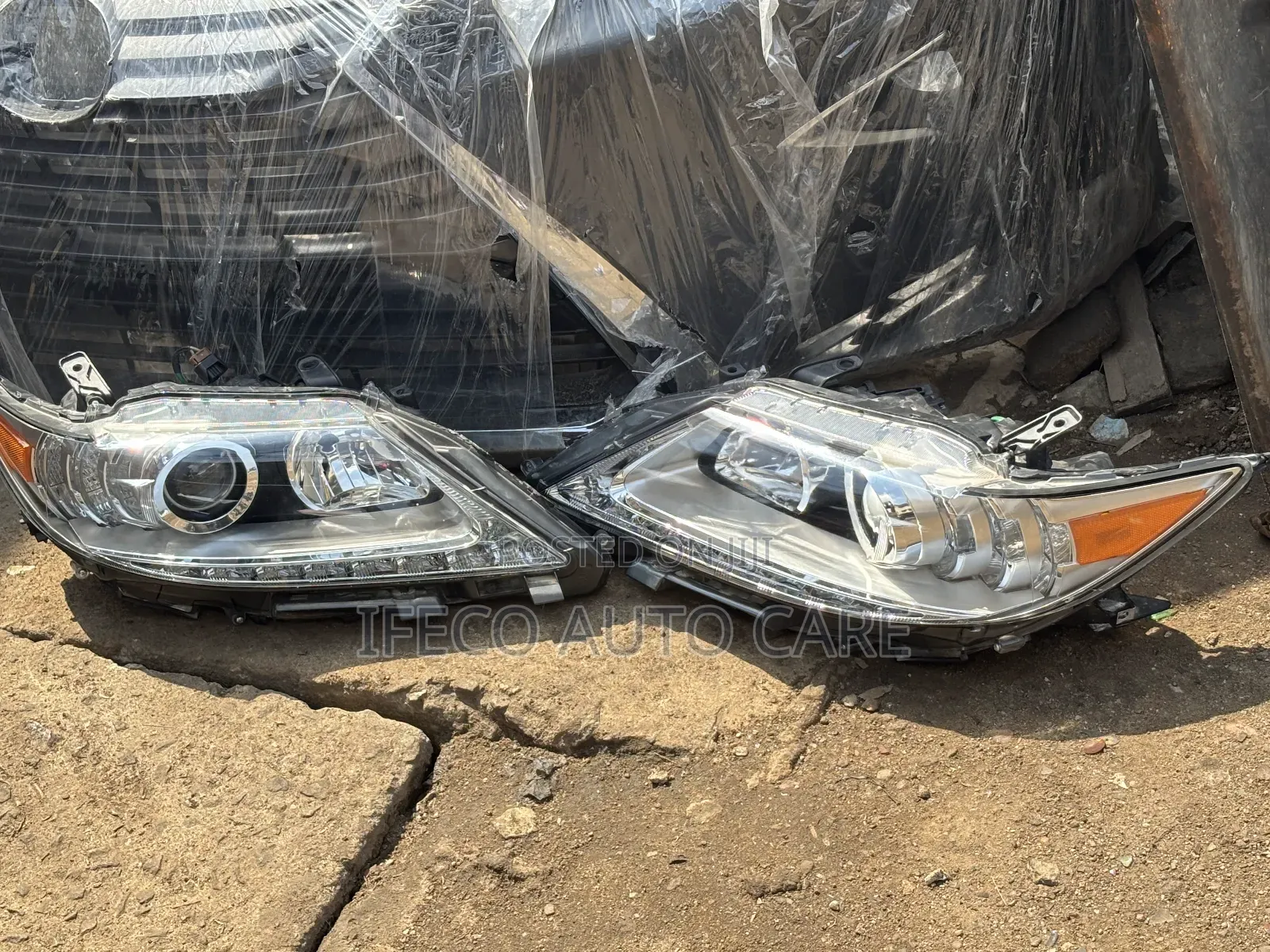 Tokunbo Headlamp For Lexus Es 350 2014-2015 Available