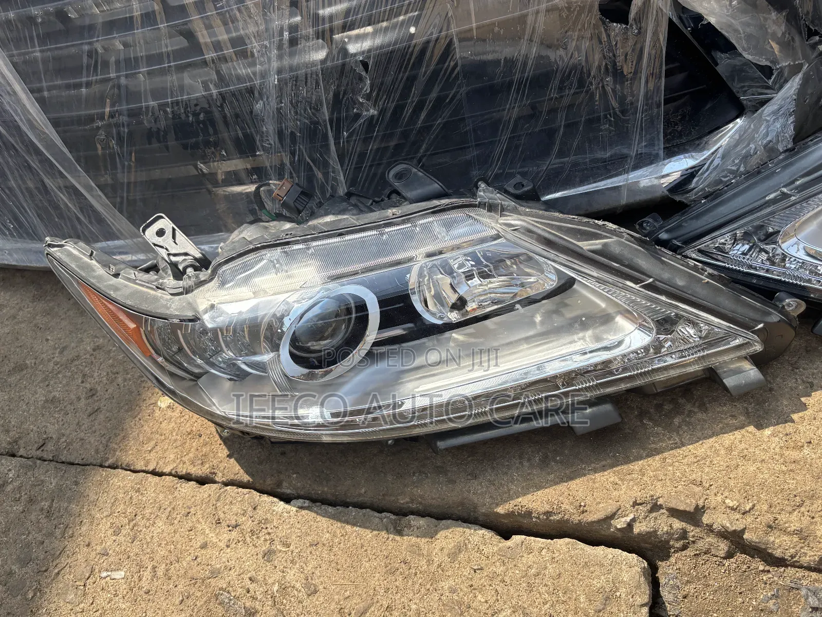 Tokunbo Headlamp For Lexus Es 350 2014-2015 Available