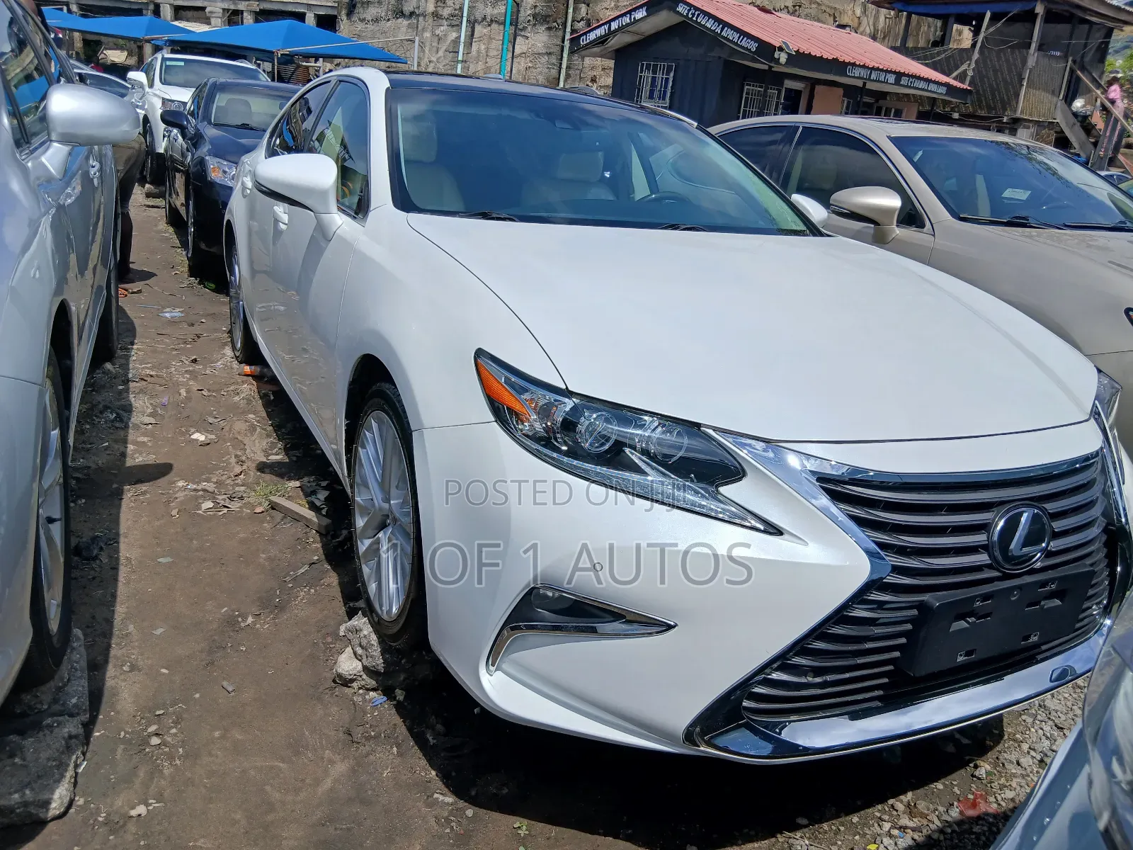 Lexus ES 350 FWD 2013 White