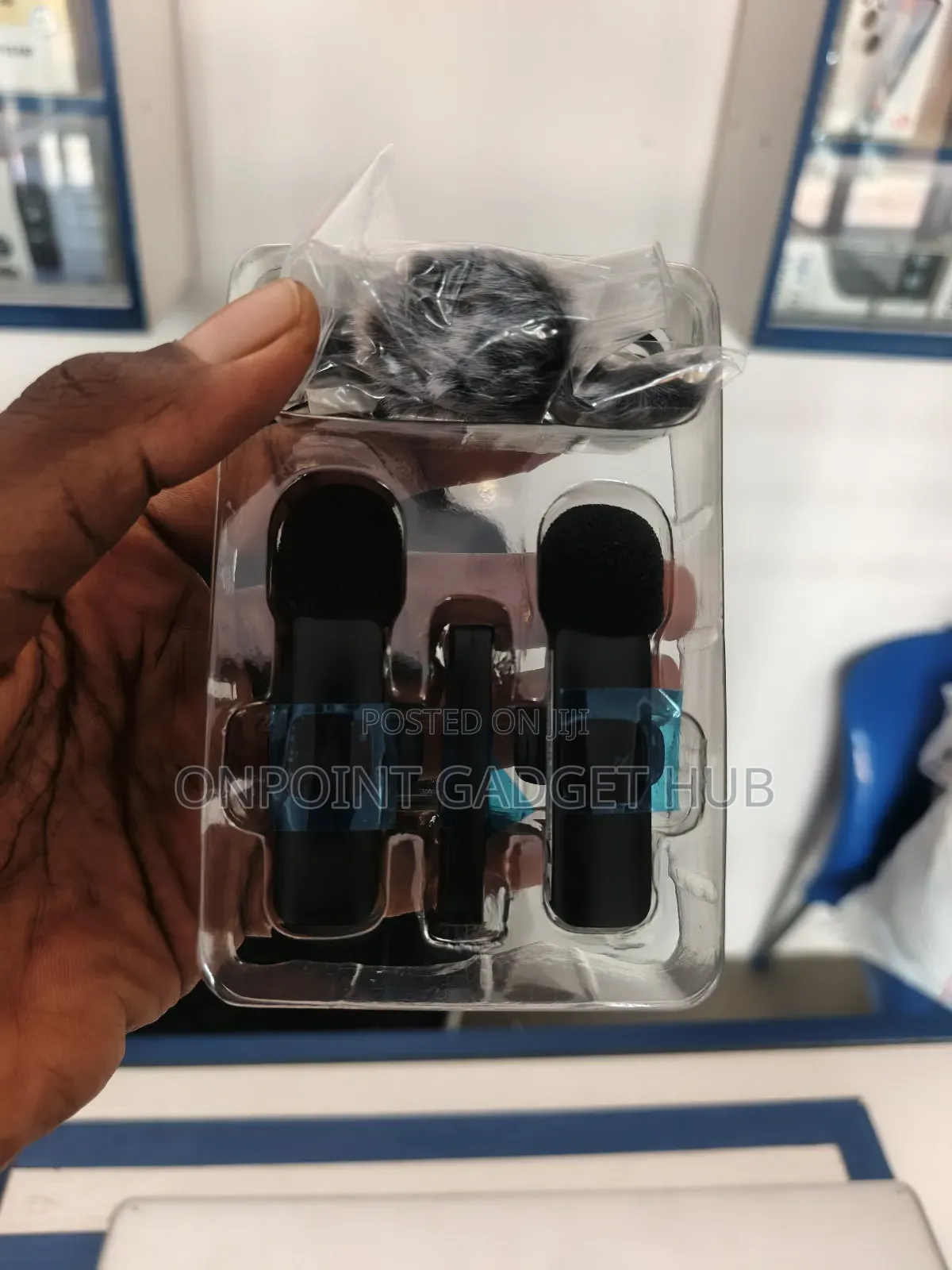 Dual Wireless Microphone Lapel With Fur