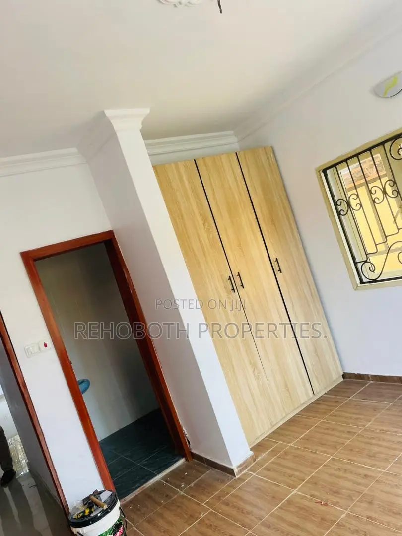 2bdrm Apartment in Akoto Elebu, Akala Express for rent
