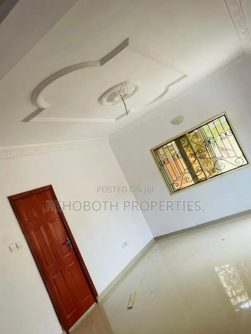2bdrm Apartment in Akoto Elebu, Akala Express for rent