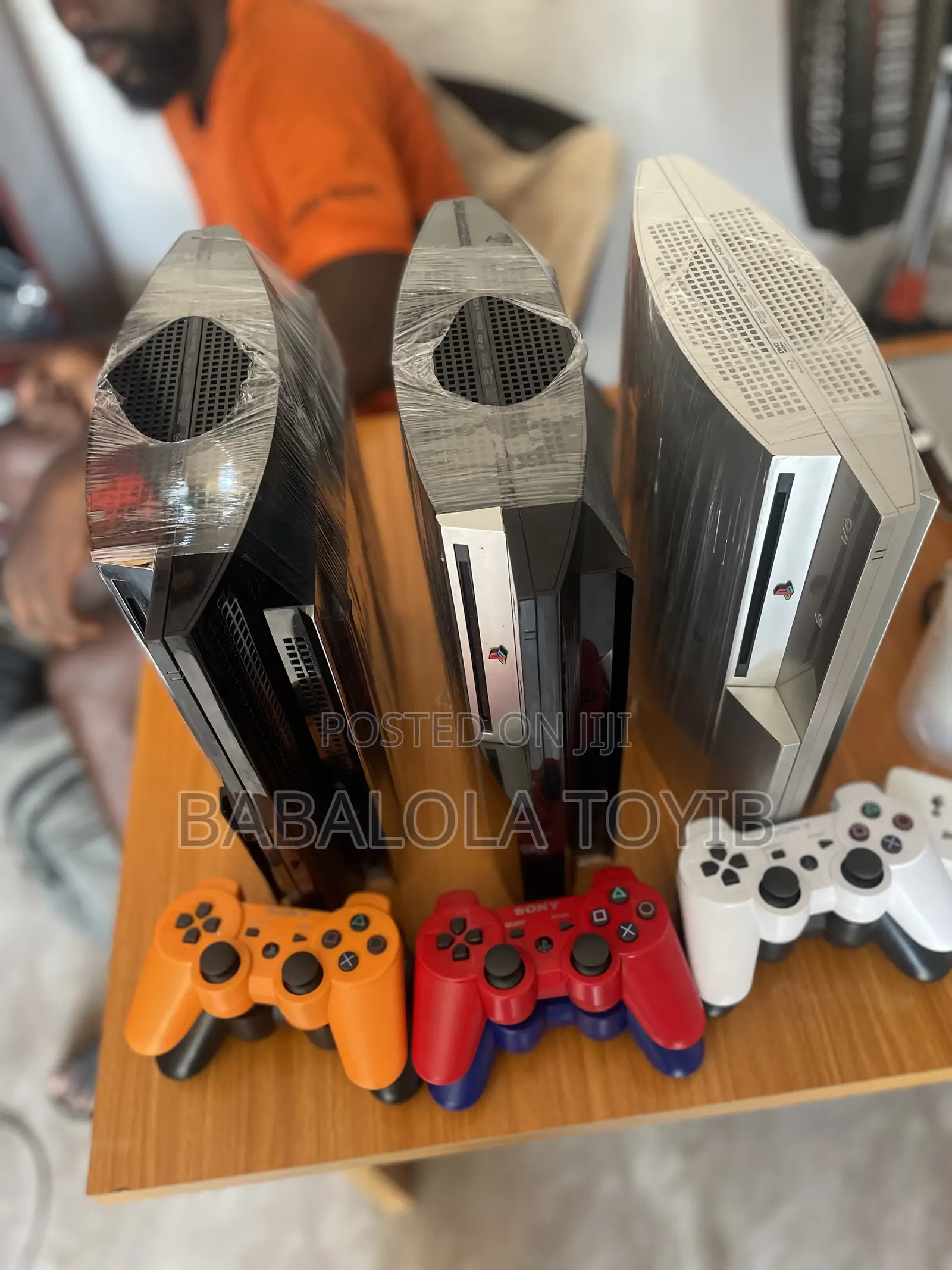 Ps3 Fat 60gb Contain 6games and 2 Controllers