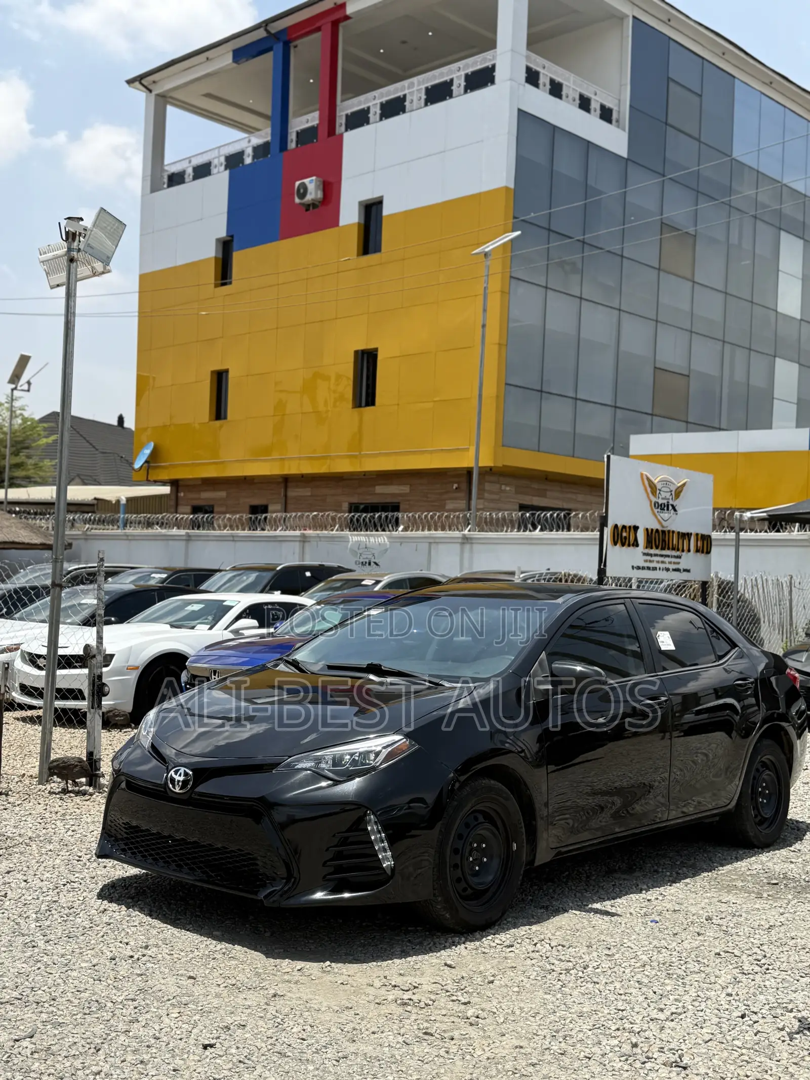 Toyota Corolla LE (1.8L 4cyl 2A) 2018 Black