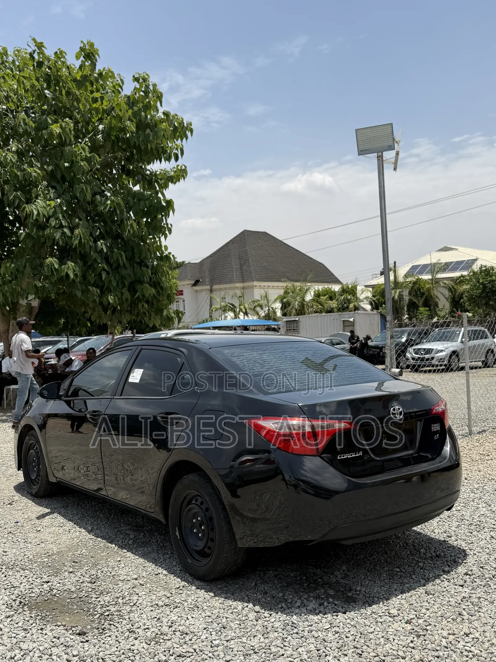 Toyota Corolla LE (1.8L 4cyl 2A) 2018 Black