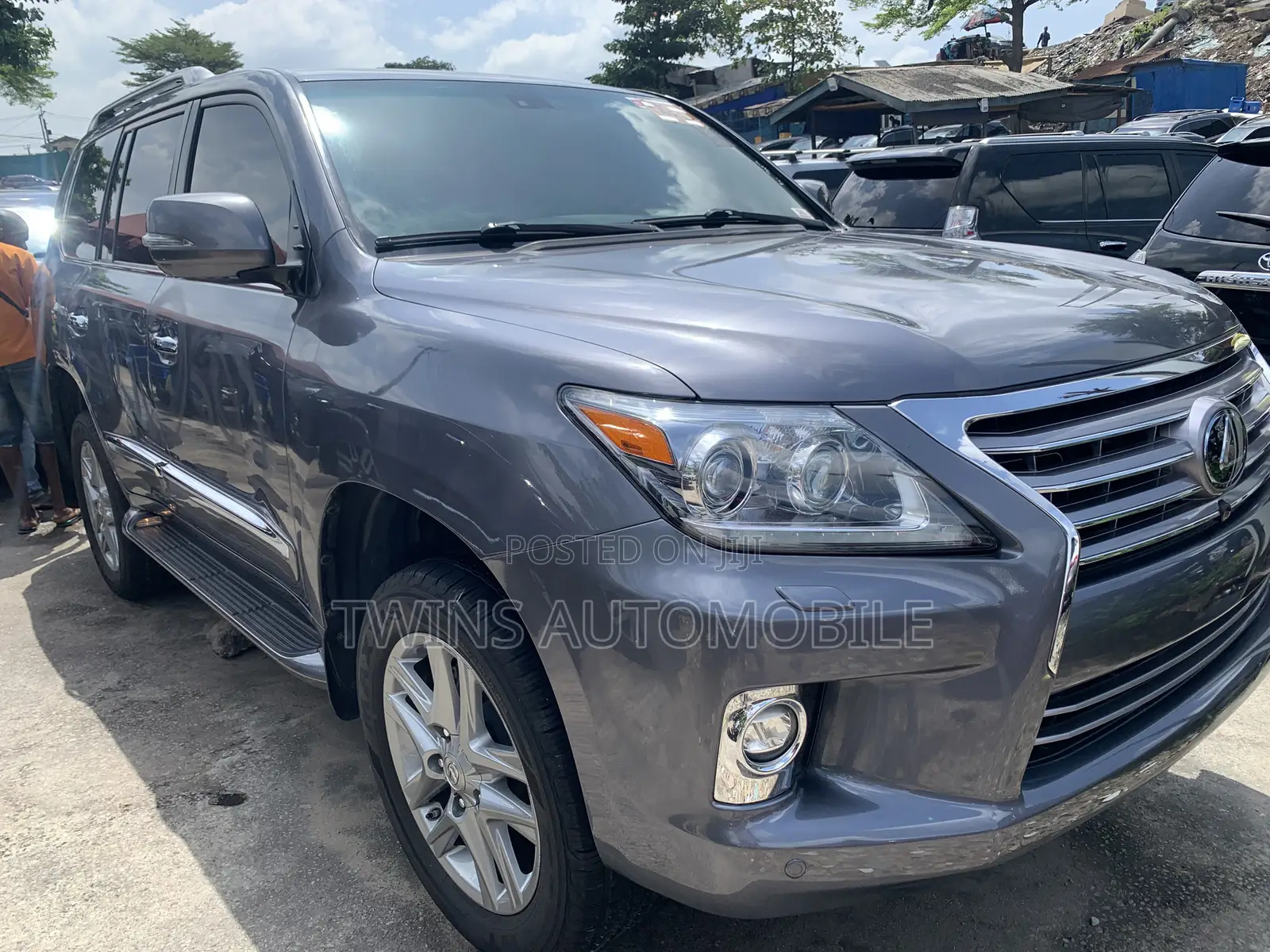 Lexus LX 570 (5 seats) AWD 2015 Gray
