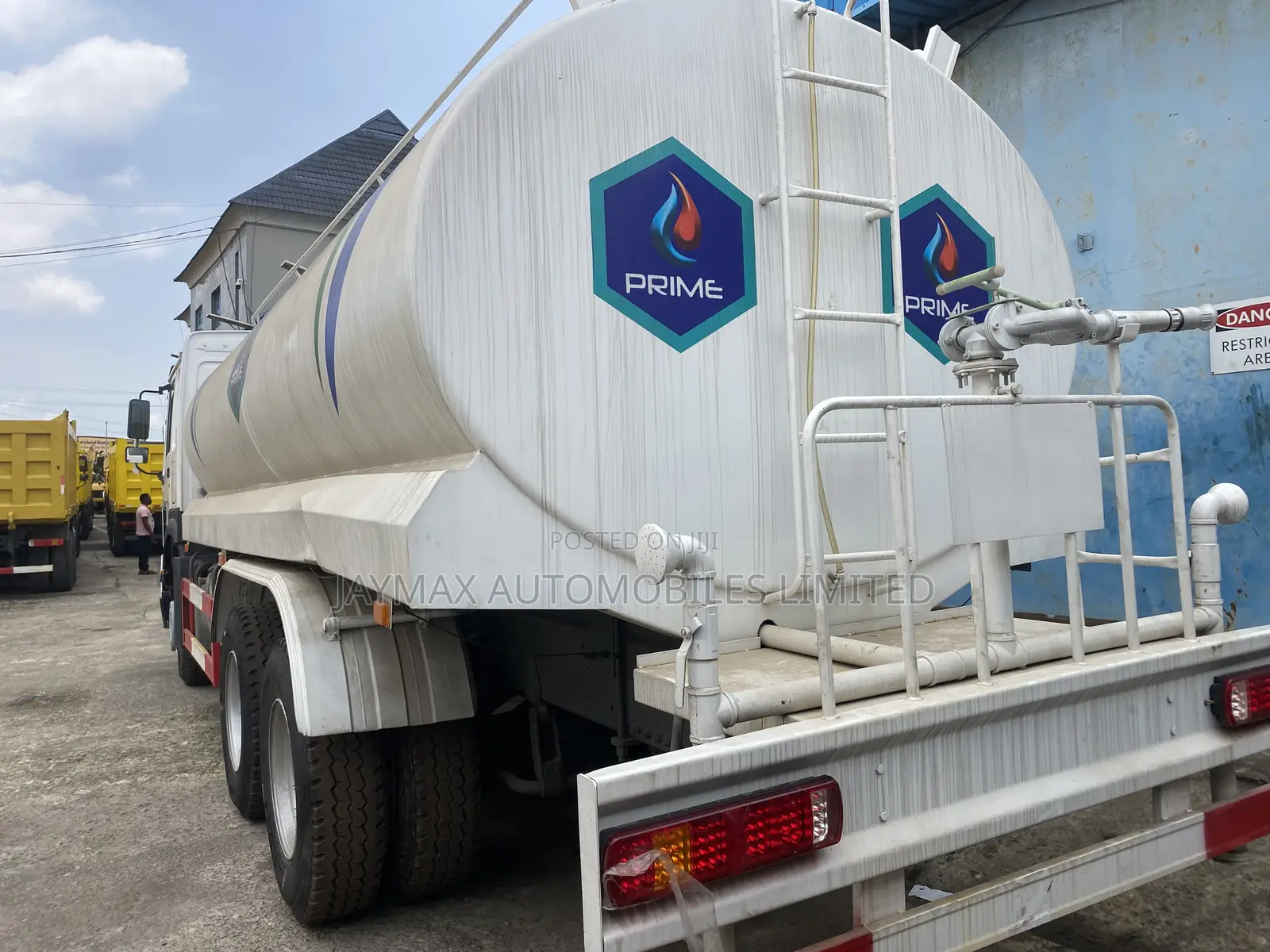 Howo 371 Water Tanker White