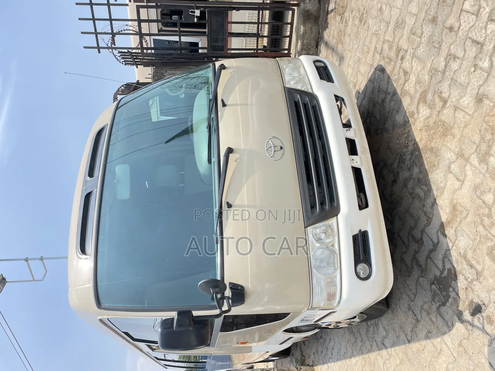 Toyota Coaster 2013 Gold