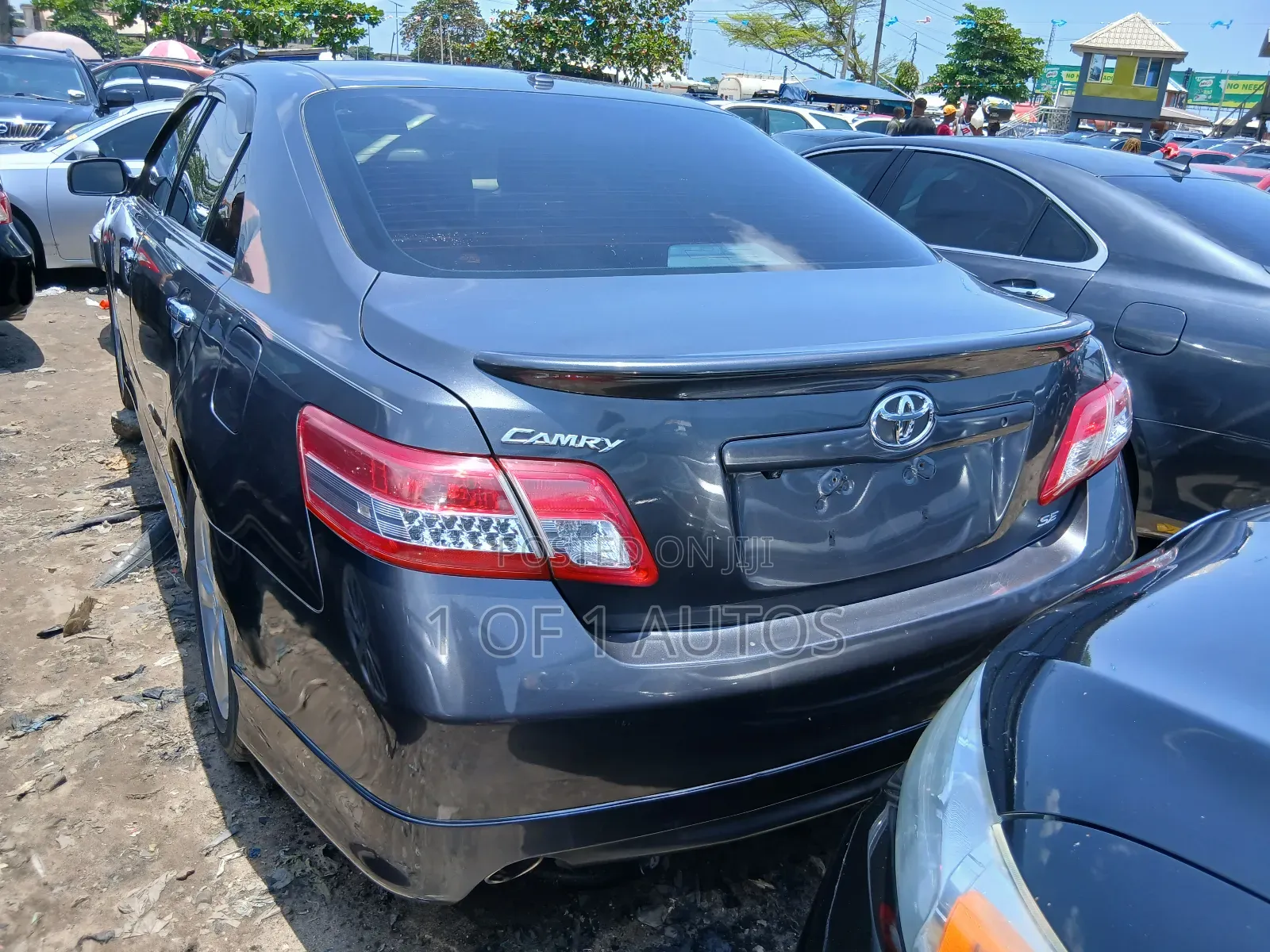 Toyota Camry SE 4dr Sedan (2.5L 4cyl 6AM) 2010 Gray