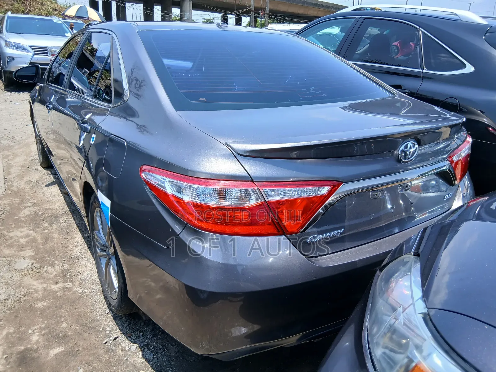 Toyota Camry SE w/Special Edition Pkg (2.5L 4cyl 6A) 2016 Gray