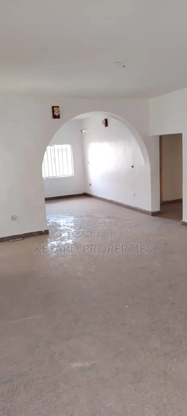 3bdrm Apartment in Wuse 2 for rent