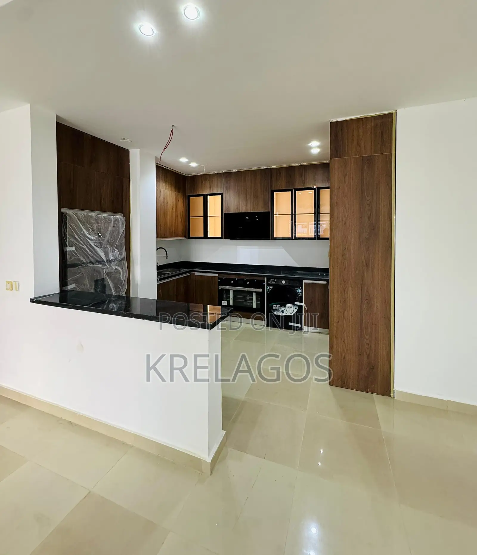3bdrm Apartment in Victoria Island Extension for rent