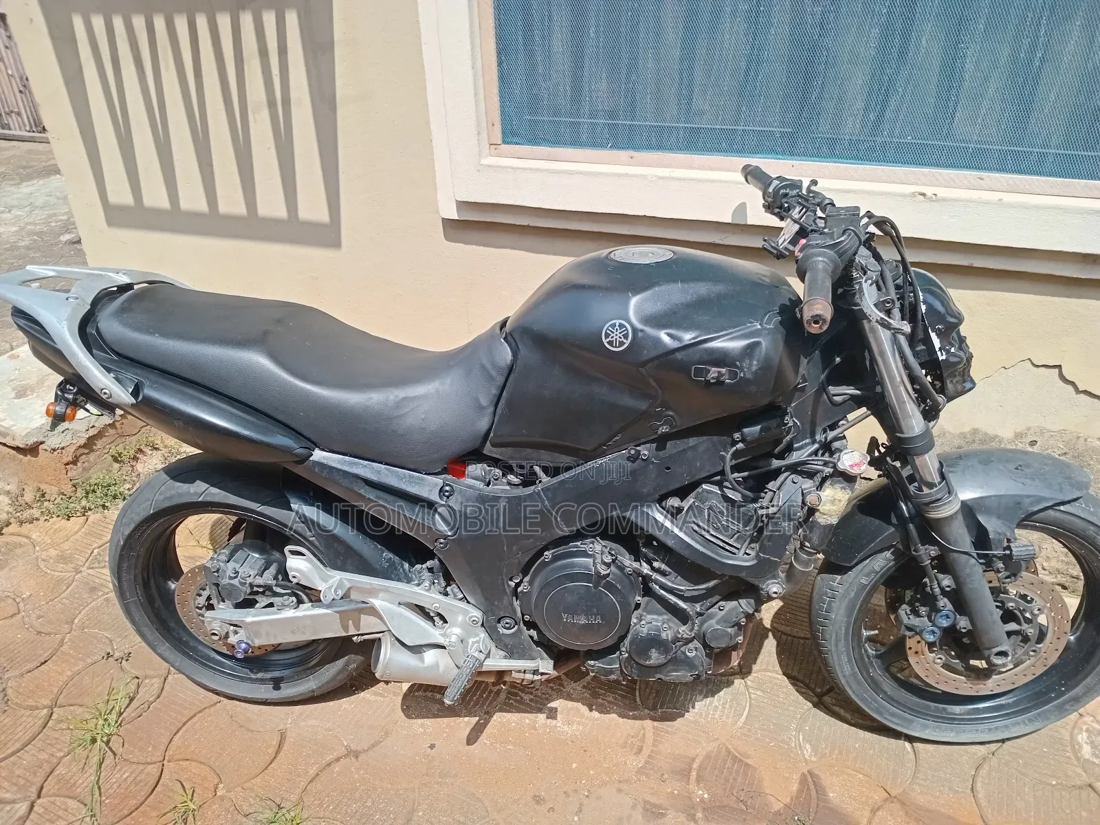 Yamaha 2010 Black