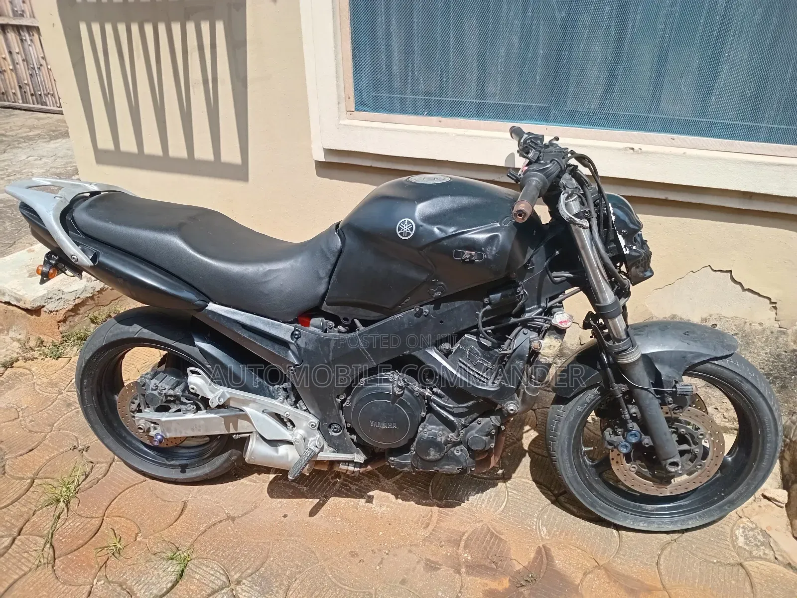 Yamaha 2010 Black