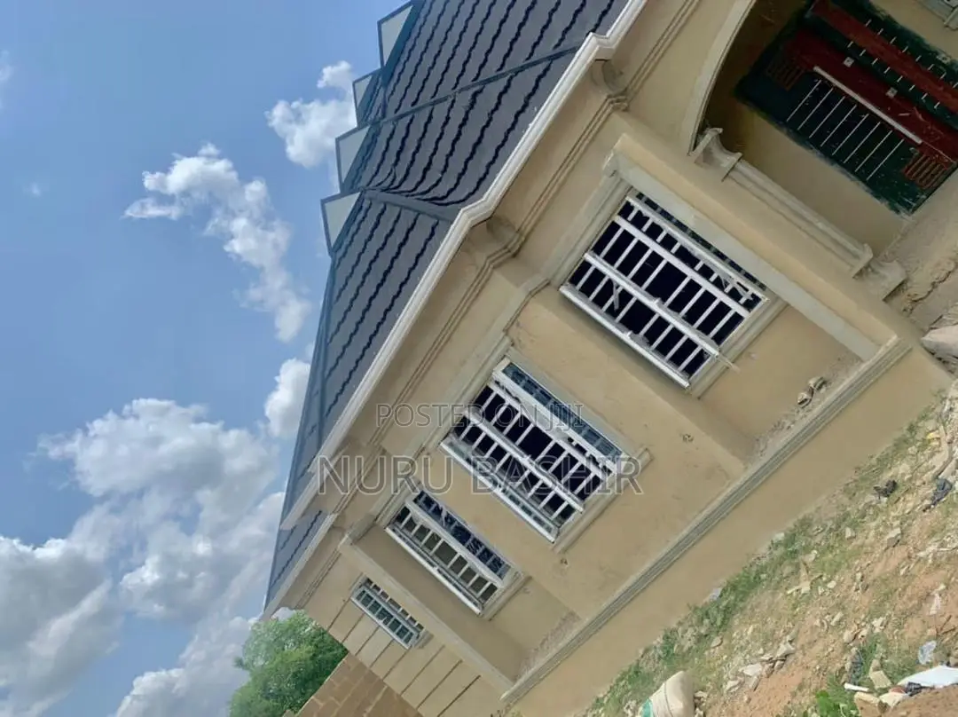 4bdrm Bungalow in Ire Akari, Akala Express for sale