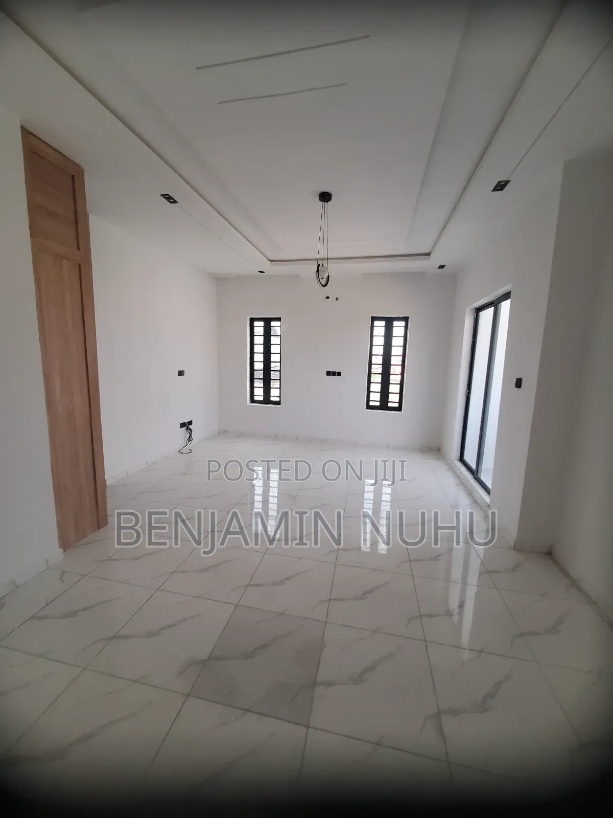 5bdrm Duplex in In A Secure Estate @ for sale