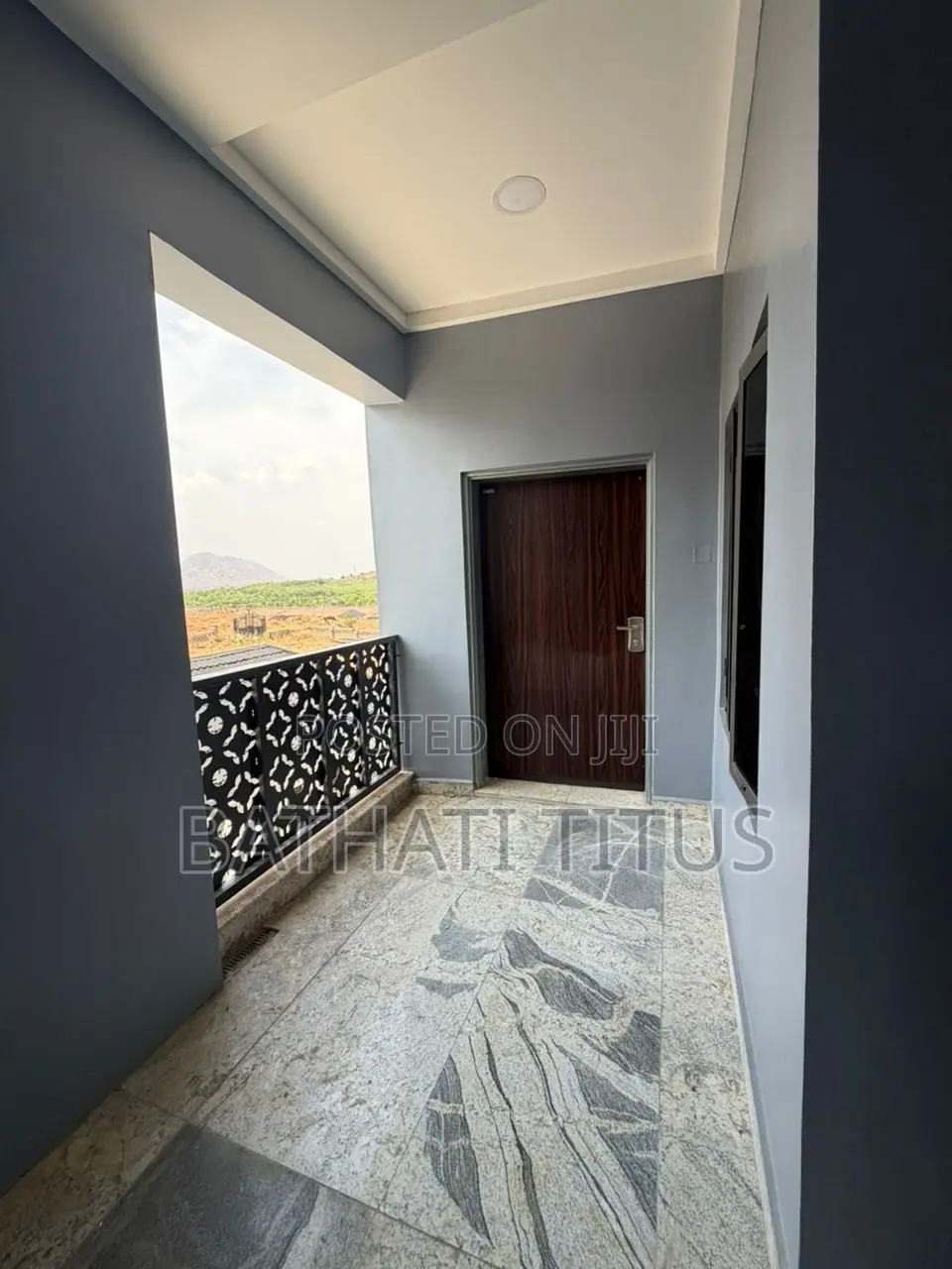 2bdrm Block of Flats in Nnpc Estate, Life Camp for rent