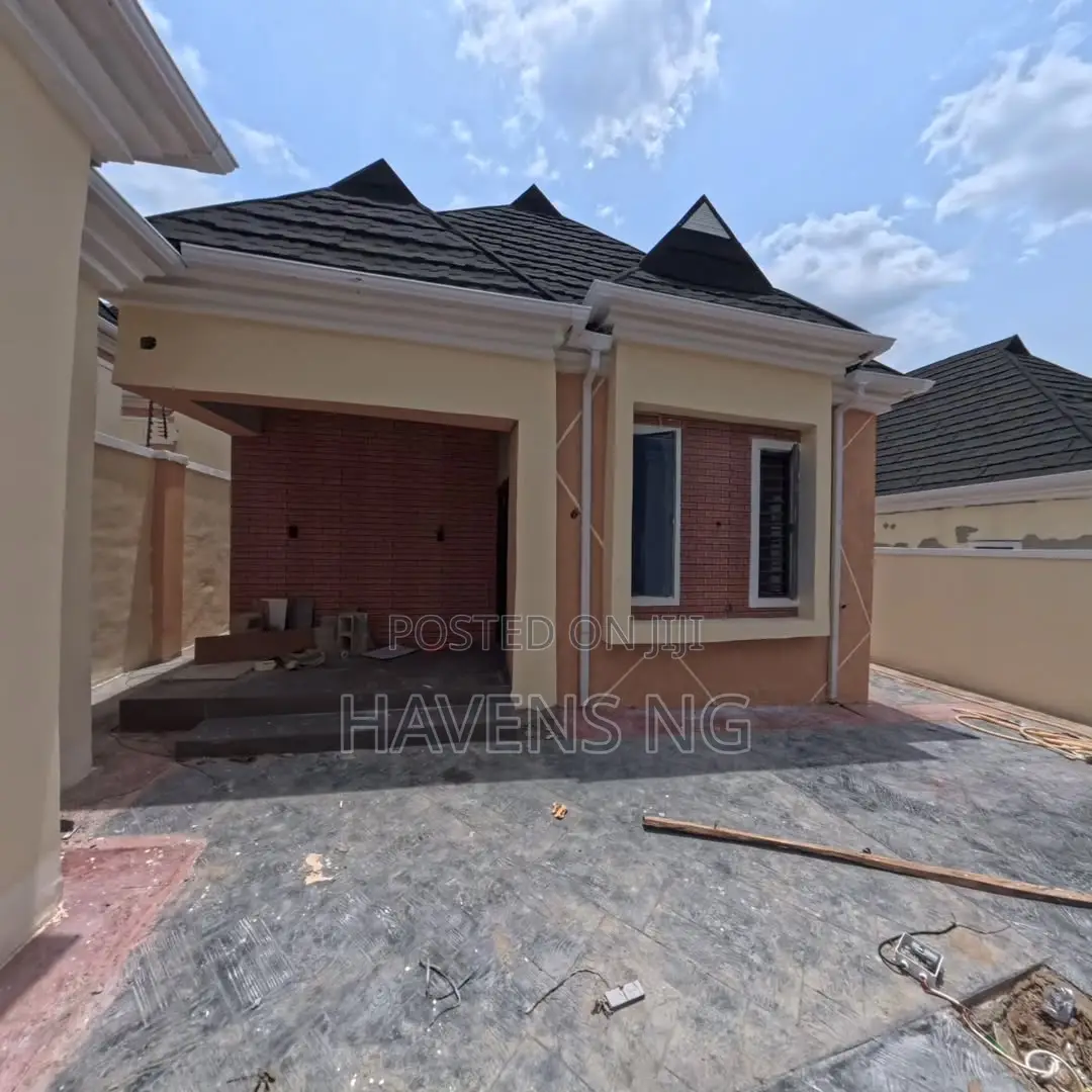 3bdrm Bungalow in Ologuneru for sale