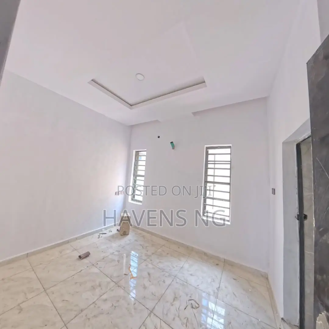 3bdrm Bungalow in Ologuneru for sale
