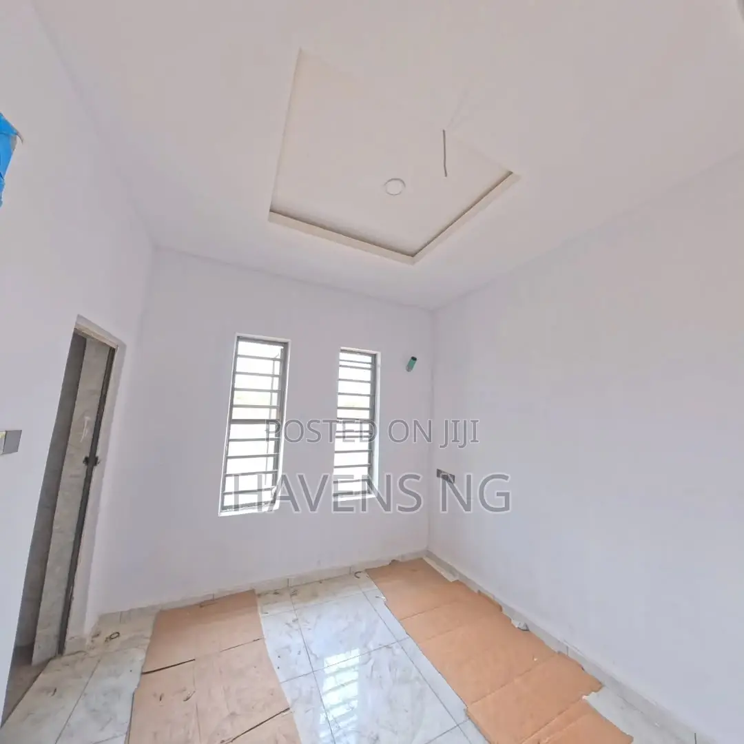 3bdrm Bungalow in Ologuneru for sale