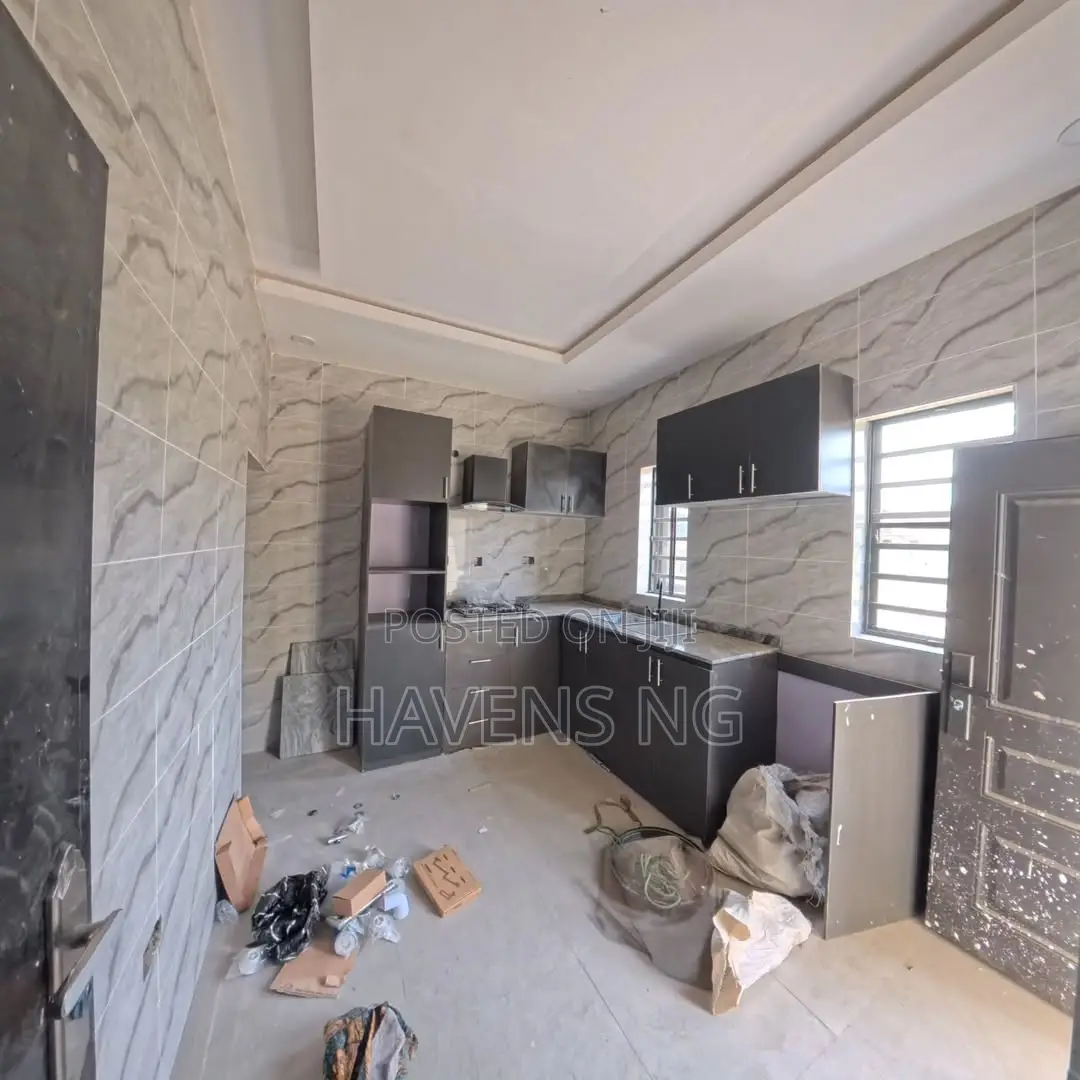 3bdrm Bungalow in Ologuneru for sale