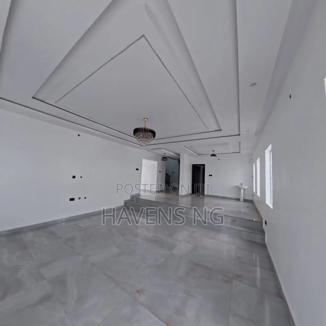 5bdrm Duplex in Dss Quarters Estate, Jericho for sale