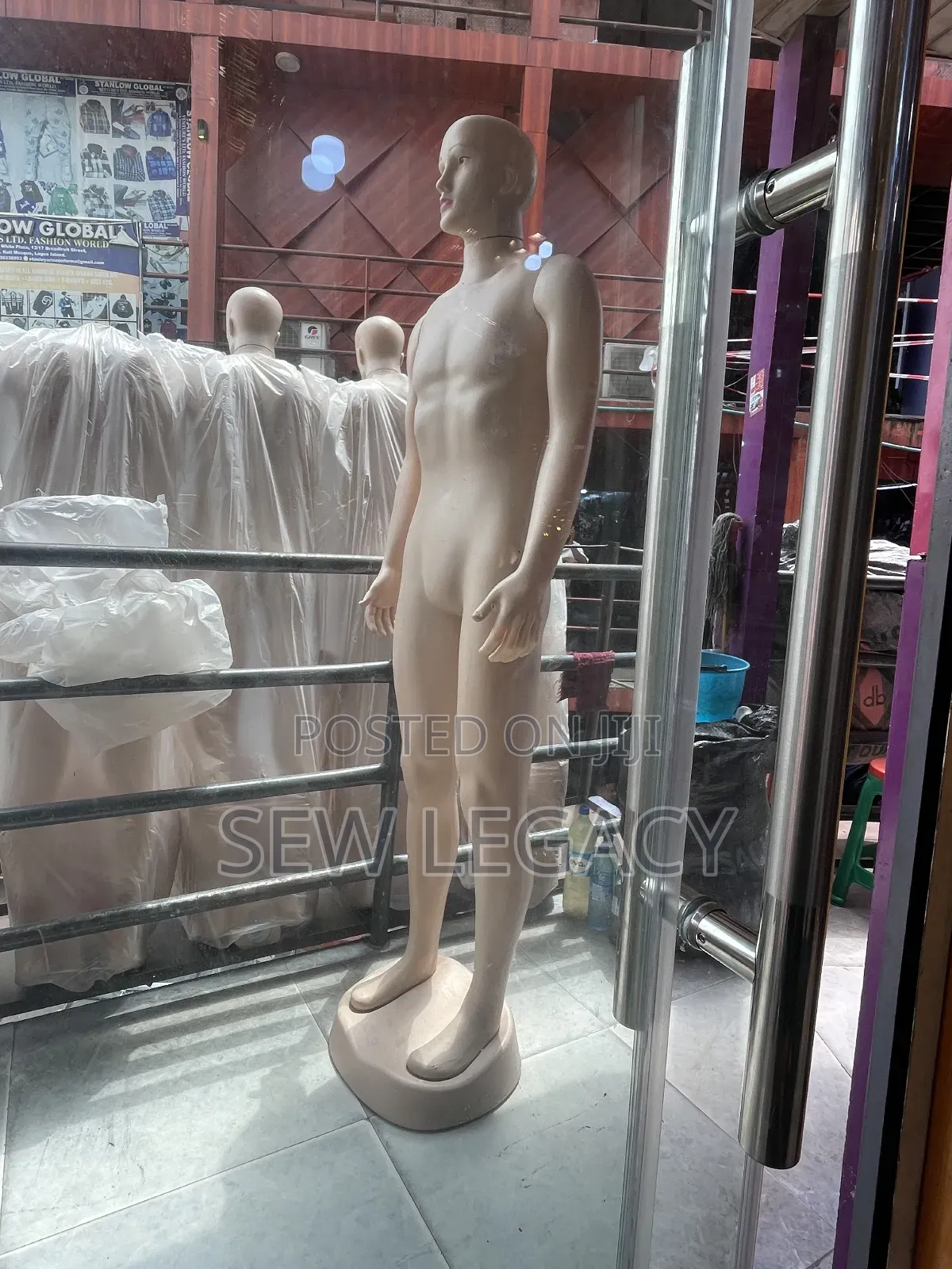 Gold Mannequin