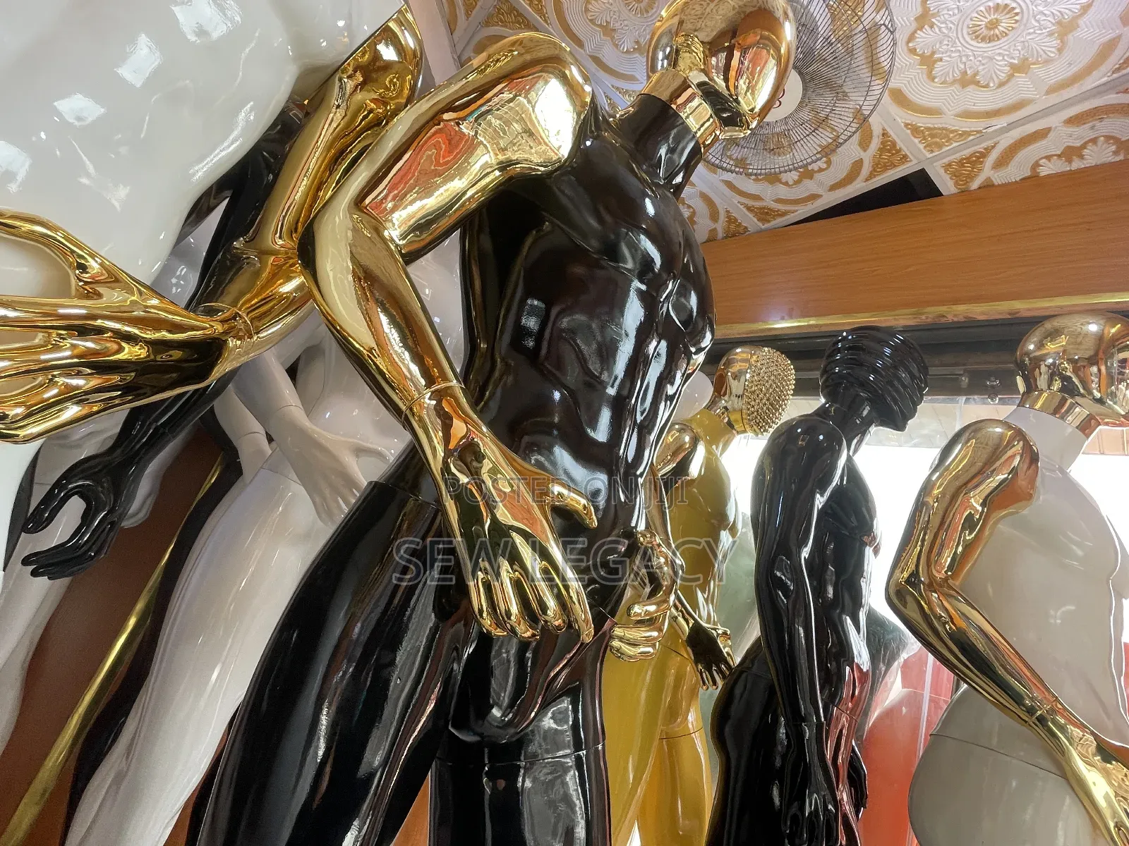 Gold Mannequin