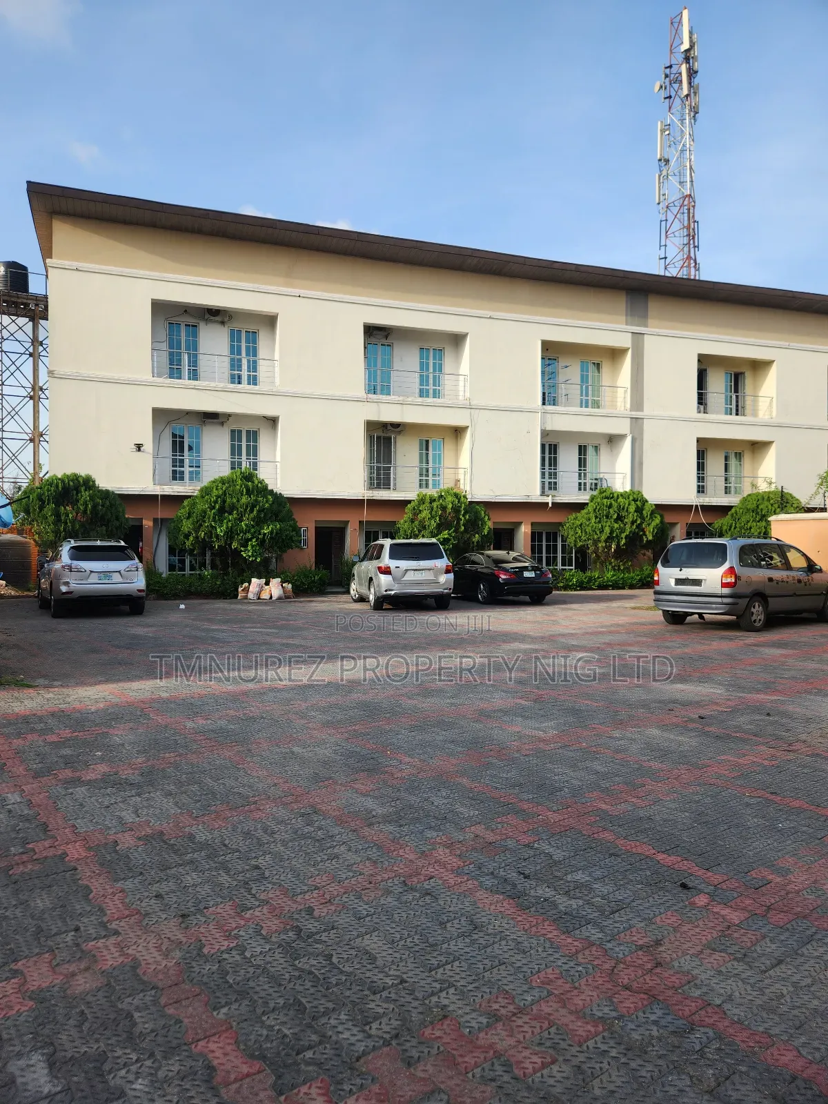 Studio Apartment in Cchevron for rent