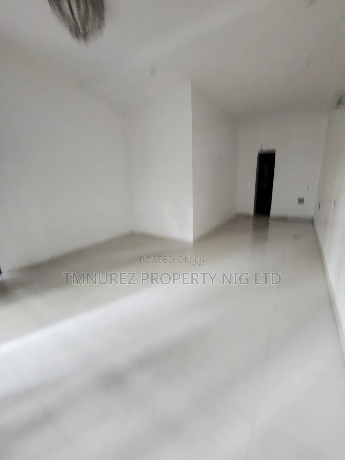 1bdrm Apartment in Chevron for rent